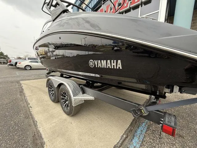 Slide: The Image of Yamaha 255XD 2025 - 4