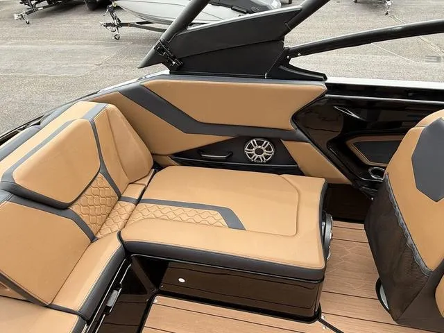 Slide: The Image of Yamaha 255XD 2025 - 43