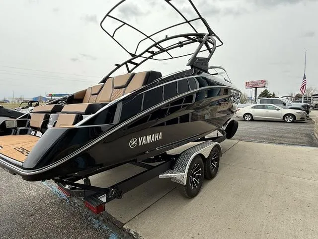 Slide: The Image of Yamaha 255XD 2025 - 7