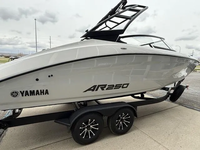 Slide: The Image of Yamaha AR250 2025 - 14