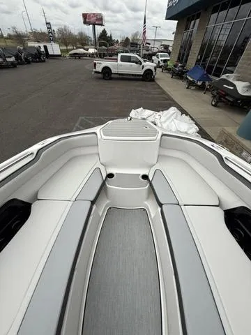 Slide: The Image of Yamaha AR250 2025 - 17