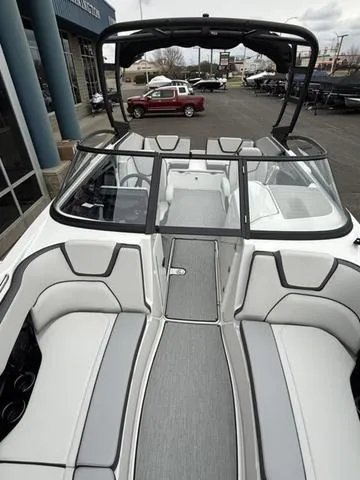 Slide: The Image of Yamaha AR250 2025 - 18