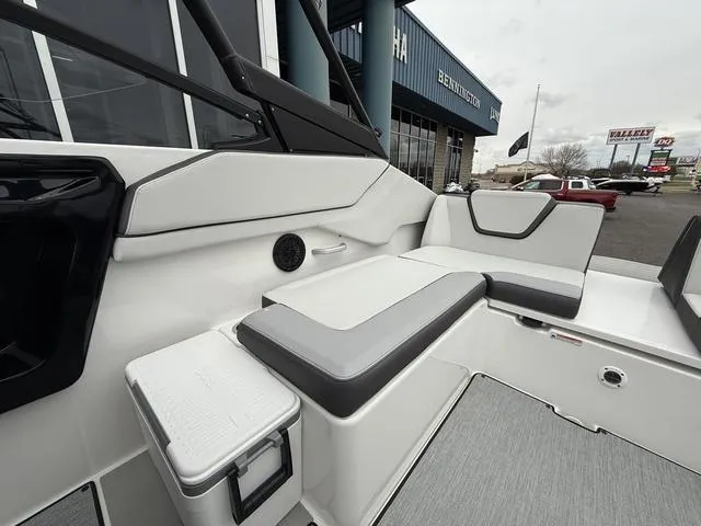 Slide: The Image of Yamaha AR250 2025 - 34