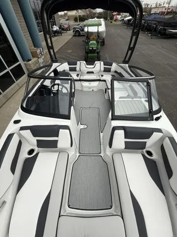 Slide: The Image of Yamaha AR195 2025 - 11