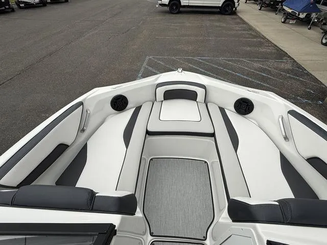 Slide: The Image of Yamaha AR195 2025 - 15