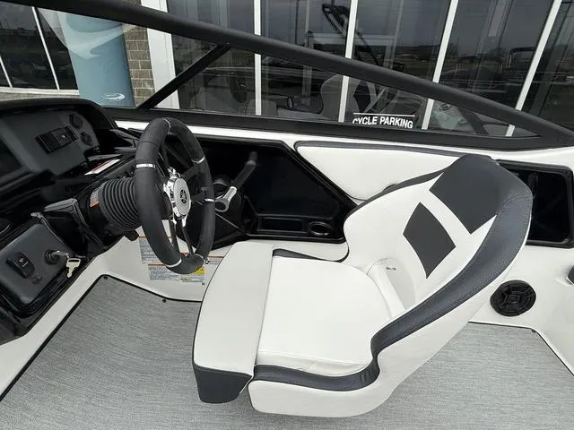 Slide: The Image of Yamaha AR195 2025 - 21