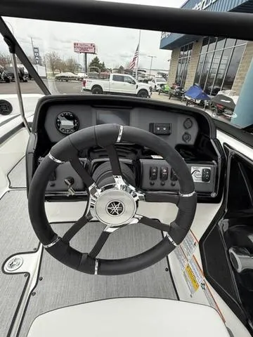 Slide: The Image of Yamaha AR195 2025 - 22