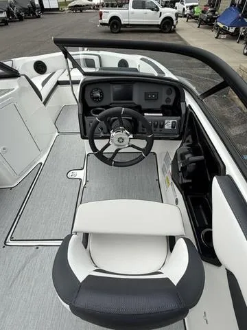 Slide: The Image of Yamaha AR195 2025 - 26