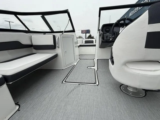 Slide: The Image of Yamaha AR195 2025 - 28