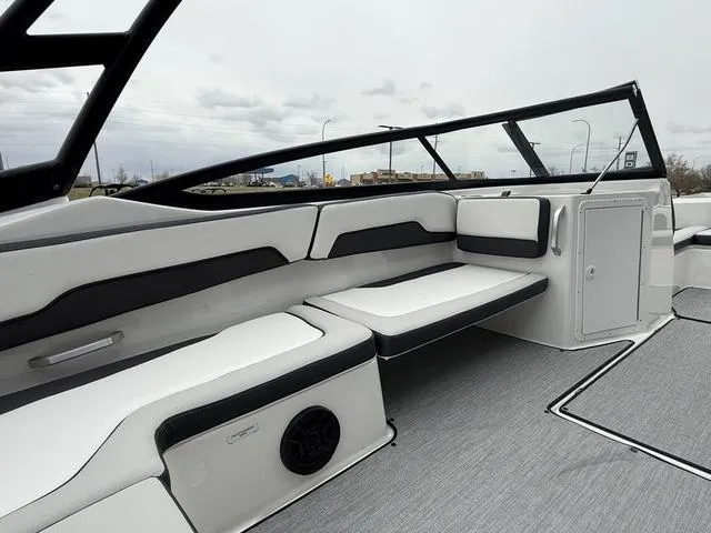 Slide: The Image of Yamaha AR195 2025 - 29