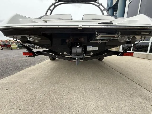 Slide: The Image of Yamaha AR195 2025 - 6