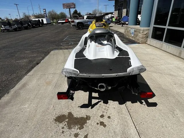 Slide: The Image of 2015 Yamaha WaveRunner V1 parked on concrete near a building. - 14