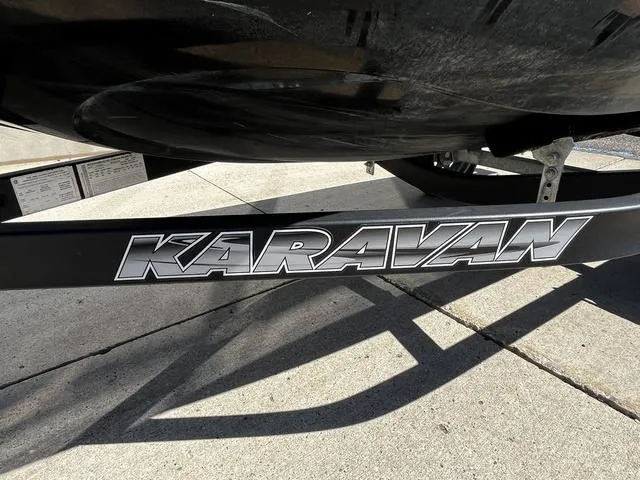 Slide: The Image of Trailer for 2015 Yamaha WaveRunner V1, featuring Karavan branding. - 17