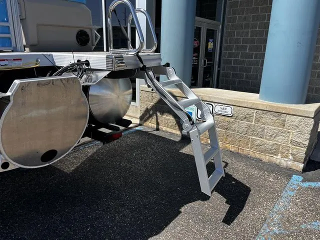 Slide: The Image of Bennington M Quad Bench 22 MFB 2025 - 12