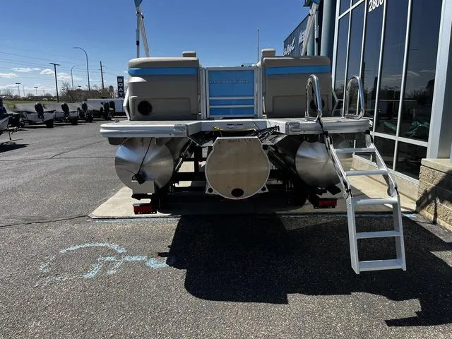 Slide: The Image of Bennington M Quad Bench 22 MFB 2025 - 15