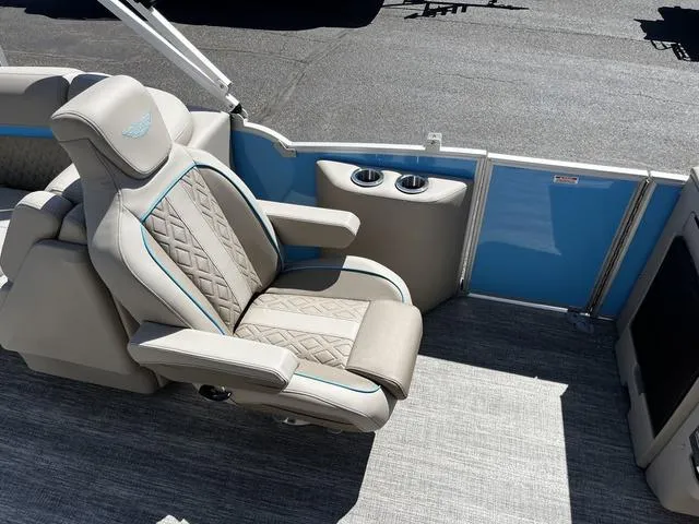 Slide: The Image of Bennington M Quad Bench 22 MFB 2025 - 20