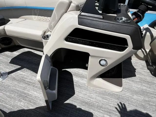 Slide: The Image of Bennington M Quad Bench 22 MFB 2025 - 28