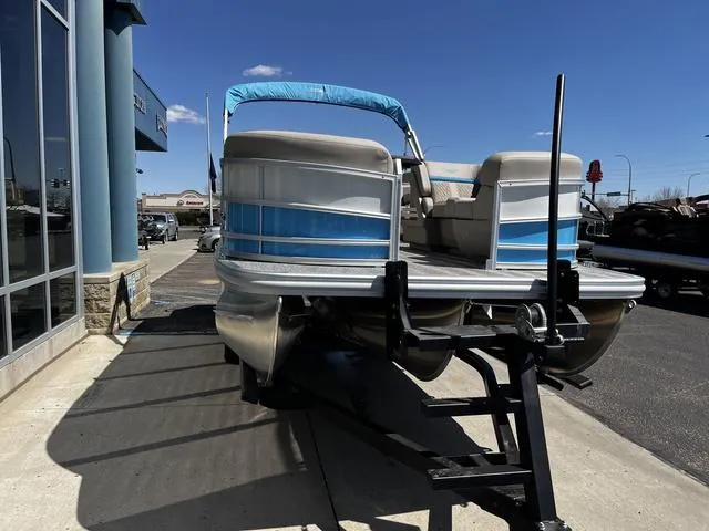 Slide: The Image of Bennington M Quad Bench 22 MFB 2025 - 6