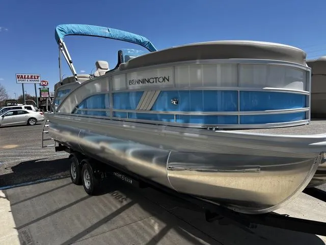 Slide: The Image of Bennington M Quad Bench 22 MFB 2025 - 8