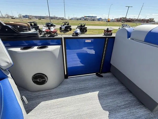 Slide: The Image of Bennington 22 SSB Swingback Tri-Toon Pontoon 2025 - 29