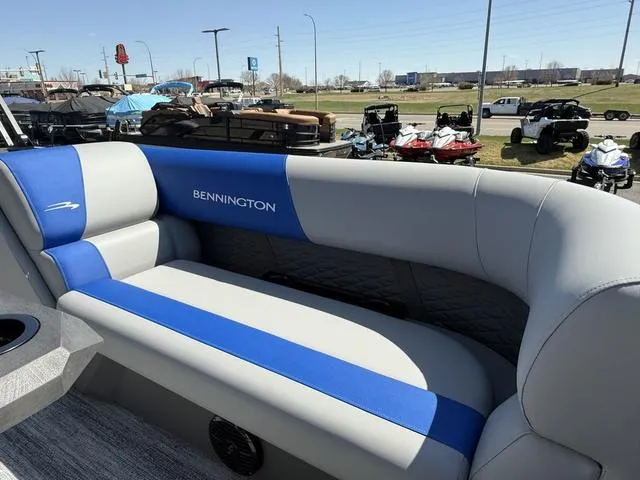 Slide: The Image of Bennington 22 SSB Swingback Tri-Toon Pontoon 2025 - 38