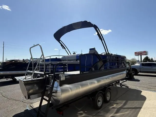 Slide: The Image of Bennington 22 SSB Swingback Tri-Toon Pontoon 2025 - 6