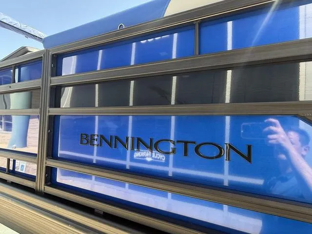 Slide: The Image of Bennington 22 SSB Swingback Tri-Toon Pontoon 2025 - 8