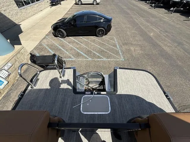 Slide: The Image of Bennington 22 MFB Tri-Toon Pontoon 2025 - 11