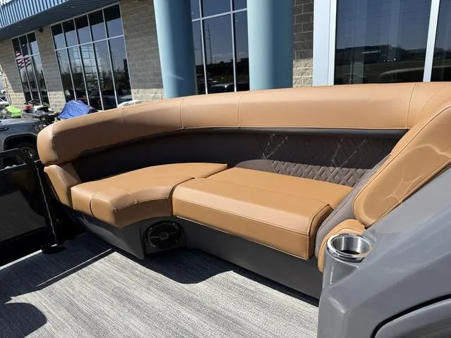 Slide: The Image of Bennington 22 MFB Tri-Toon Pontoon 2025 - 13