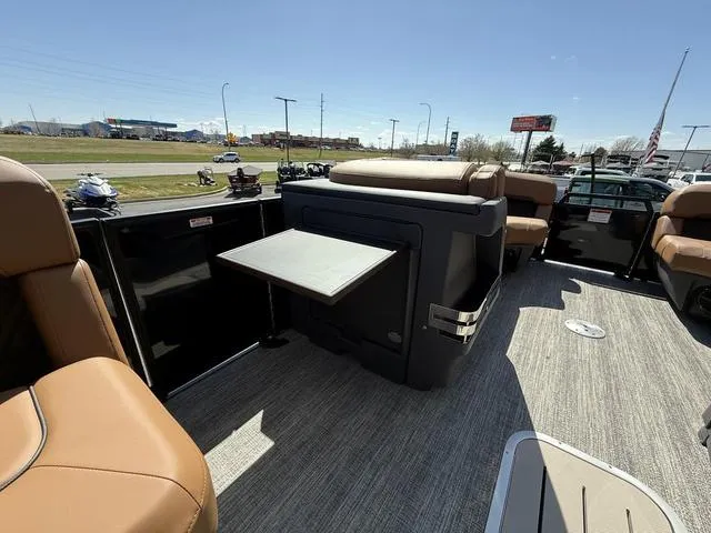 Slide: The Image of Bennington 22 MFB Tri-Toon Pontoon 2025 - 17