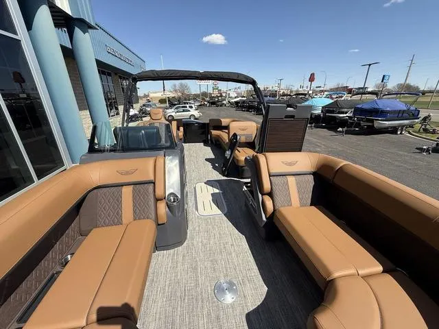 Slide: The Image of Bennington 22 MFB Tri-Toon Pontoon 2025 - 24