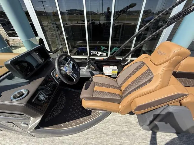 Slide: The Image of Bennington 22 MFB Tri-Toon Pontoon 2025 - 30