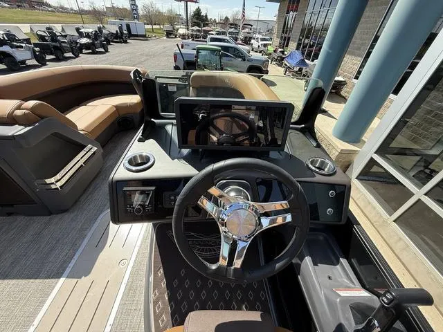 Slide: The Image of Bennington 22 MFB Tri-Toon Pontoon 2025 - 32