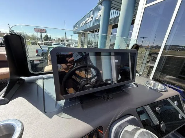 Slide: The Image of Bennington 22 MFB Tri-Toon Pontoon 2025 - 33