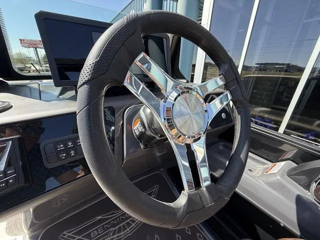 Slide: The Image of Bennington 22 MFB Tri-Toon Pontoon 2025 - 34