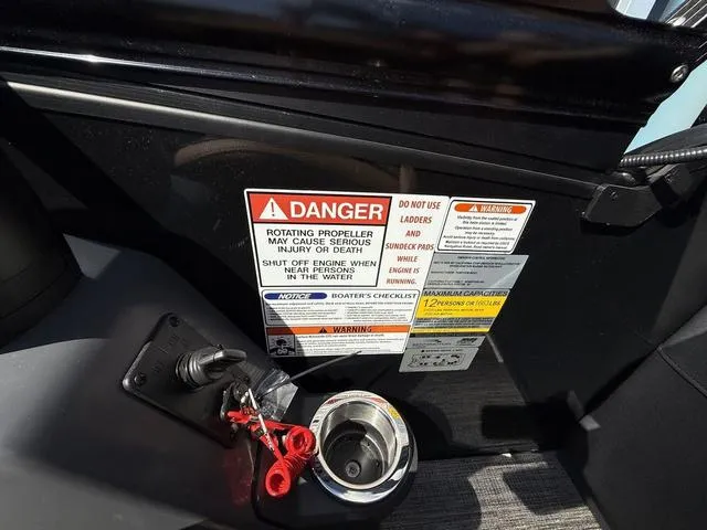 Slide: The Image of Bennington 22 MFB Tri-Toon Pontoon 2025 - 35