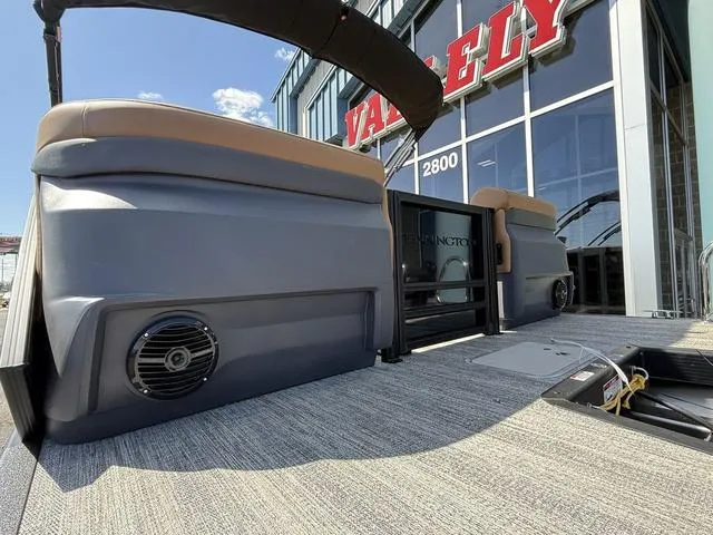 Slide: The Image of Bennington 22 MFB Tri-Toon Pontoon 2025 - 5