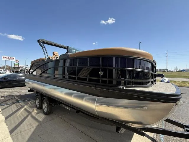 Slide: The Image of Bennington 22 MFB Tri-Toon Pontoon 2025 - 8