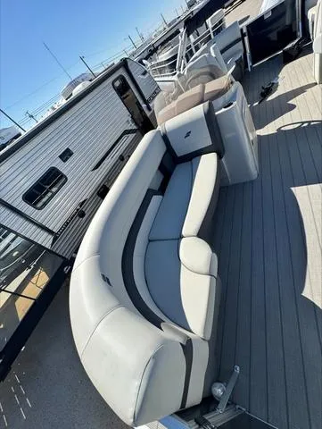 Slide: The Image of Starcraft EX 20 R 2025 - 6