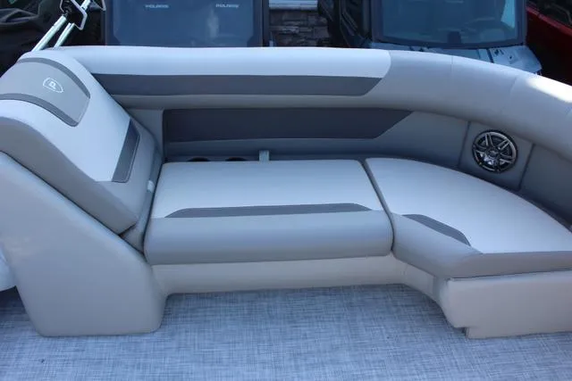 Slide: The Image of Premier 220 Sunscape RE XSD CL (Twin Tube) 2025 - 12