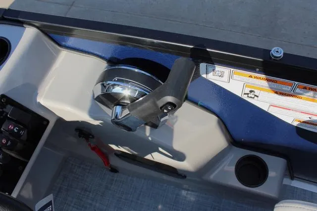 Slide: The Image of Premier 220 Sunscape RE XSD CL (Twin Tube) 2025 - 17