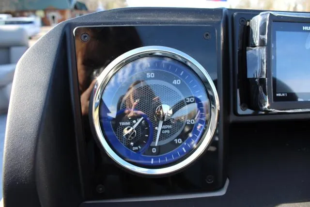 Slide: The Image of Premier 220 Sunscape RE XSD CL (Twin Tube) 2025 - 21