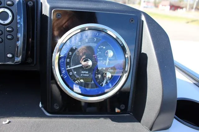 Slide: The Image of Premier 220 Sunscape RE XSD CL (Twin Tube) 2025 - 23