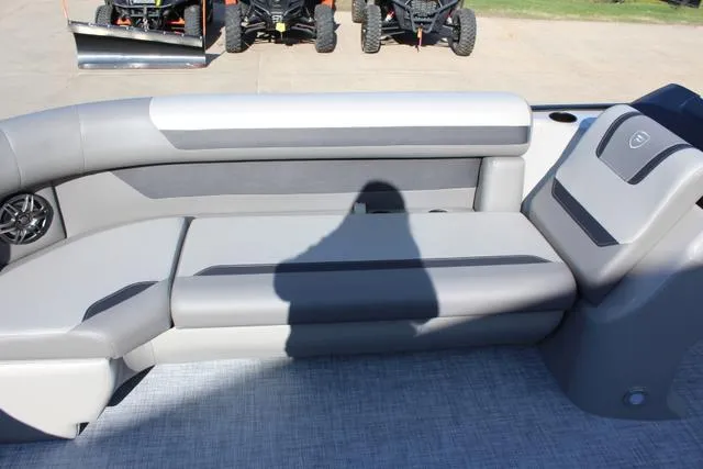 Slide: The Image of Premier 220 Sunscape RE XSD CL (Twin Tube) 2025 - 8