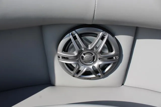 Slide: The Image of Premier 220 Sunscape RE CL (Twin Tube) 2025 - 11