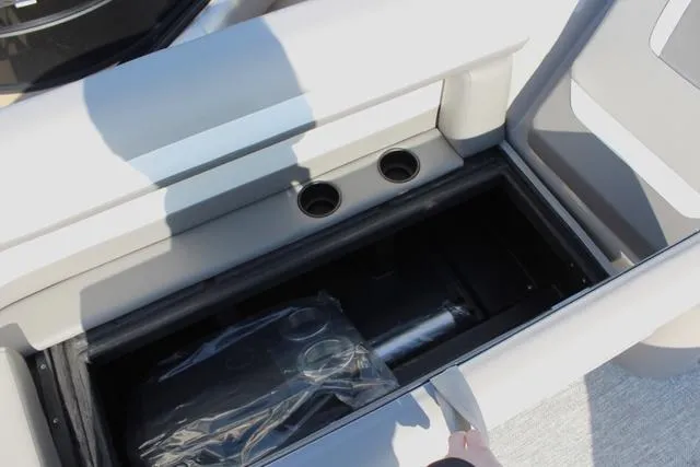 Slide: The Image of Premier 220 Sunscape RE CL (Twin Tube) 2025 - 12