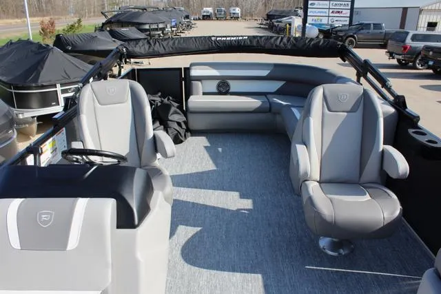 Slide: The Image of Premier 220 Sunscape RE CL (Twin Tube) 2025 - 14