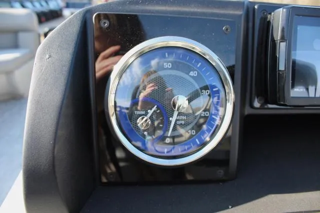 Slide: The Image of Premier 220 Sunscape RE CL (Twin Tube) 2025 - 22