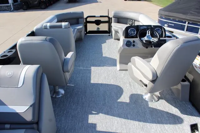 Slide: The Image of Premier 220 Sunscape RE CL (Twin Tube) 2025 - 28