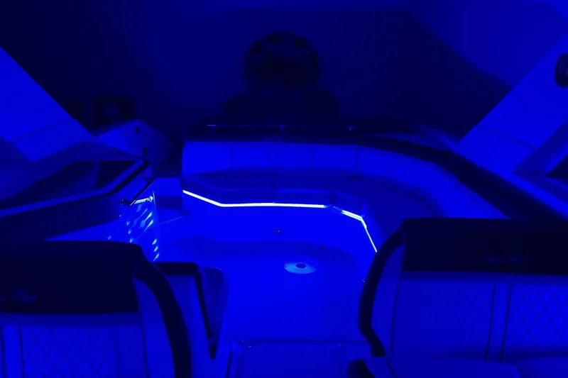 Slide: The Image of Sea Ray 310 SLX 2017 - 19